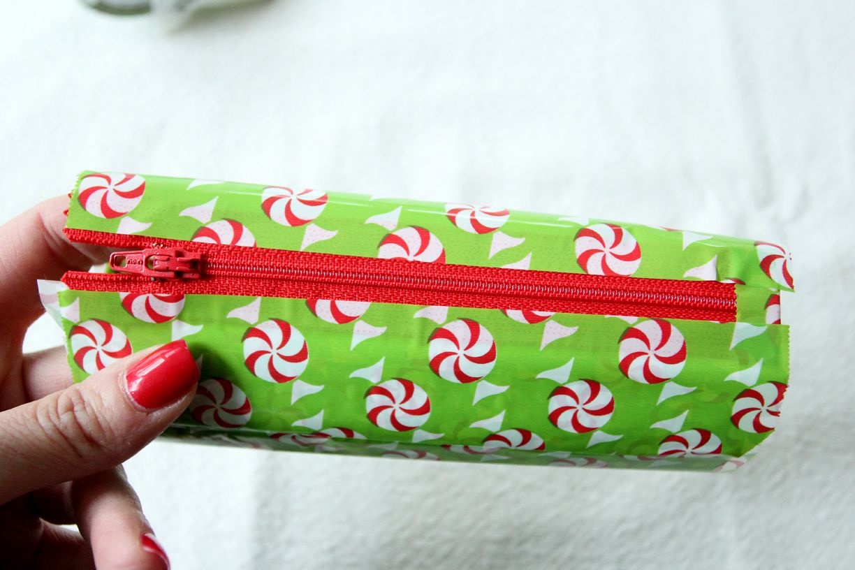 Easy DIY Duck Tape® Zippered Pouches Less Than Perfect Life of Bliss